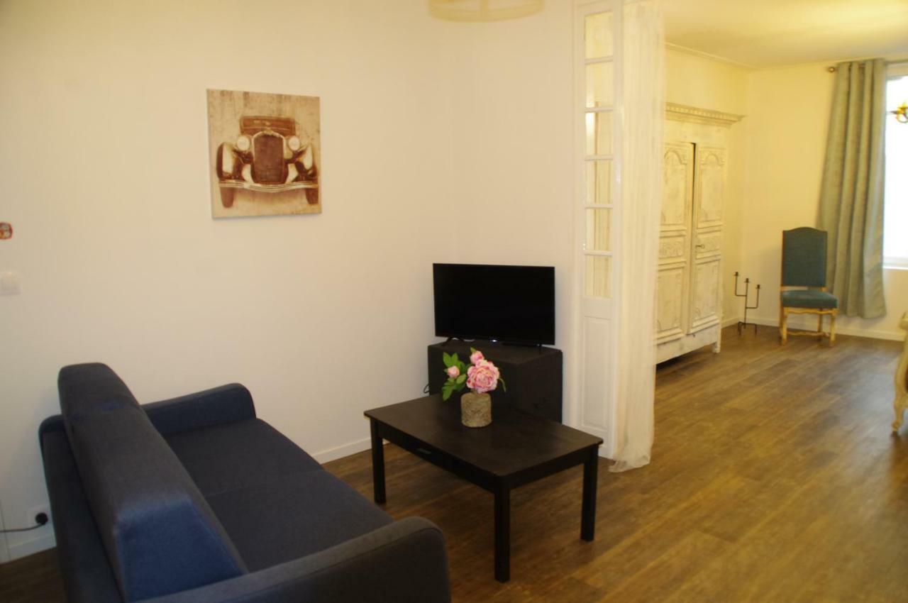 La Cour Royale Apartment Bayeux Bagian luar foto